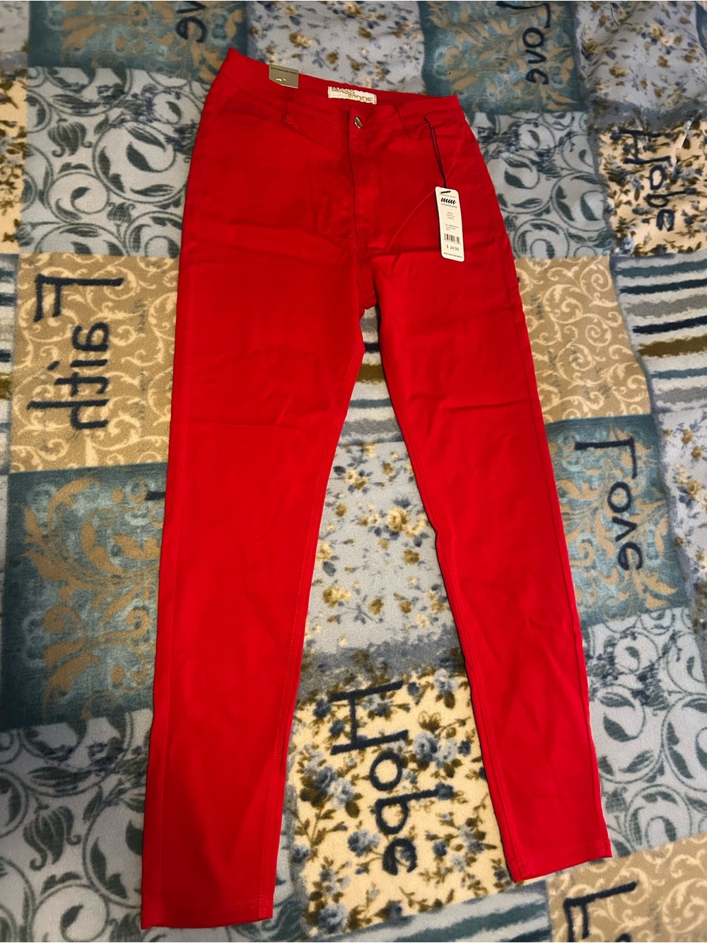 Women's Skinny Jeans in Bright Red - Brand : massmode